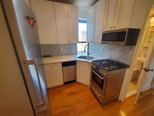 Rented by Corcoran | media 7