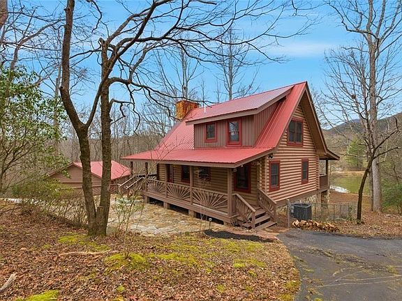 5th image of 61 Bear Ridge Rd