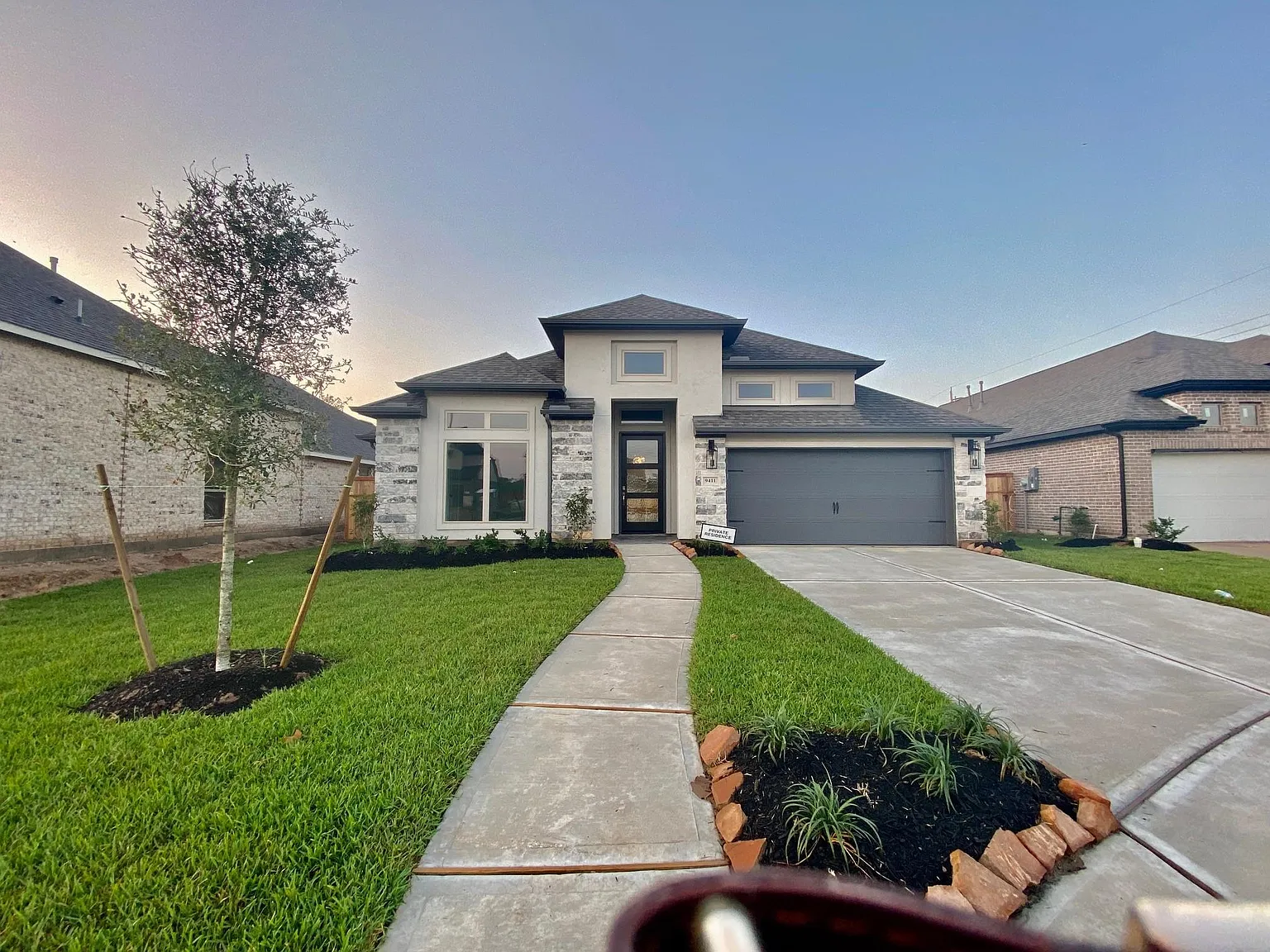 4 bed, 3.0 bath, 2714 sqft, $3,900 — Photo 2