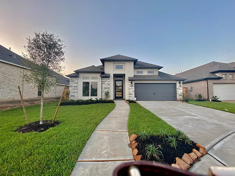 9411 Trestle Creek Ct — Photo 2