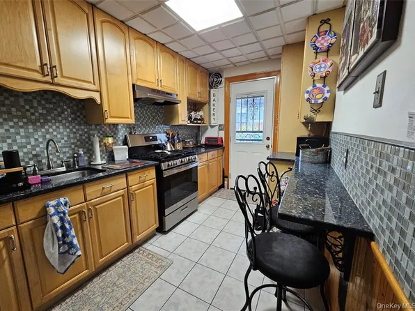 78-52 79 Lane image 2 of 14