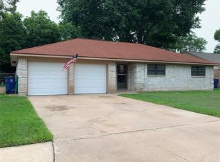 553 Munson Ct, Angleton, TX 77515