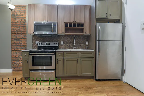 Rented by Evergreen Apartments BK | media 1
