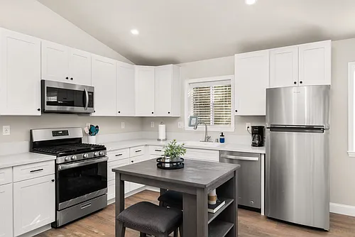 265 E 6th Ave #1 Photo 1
