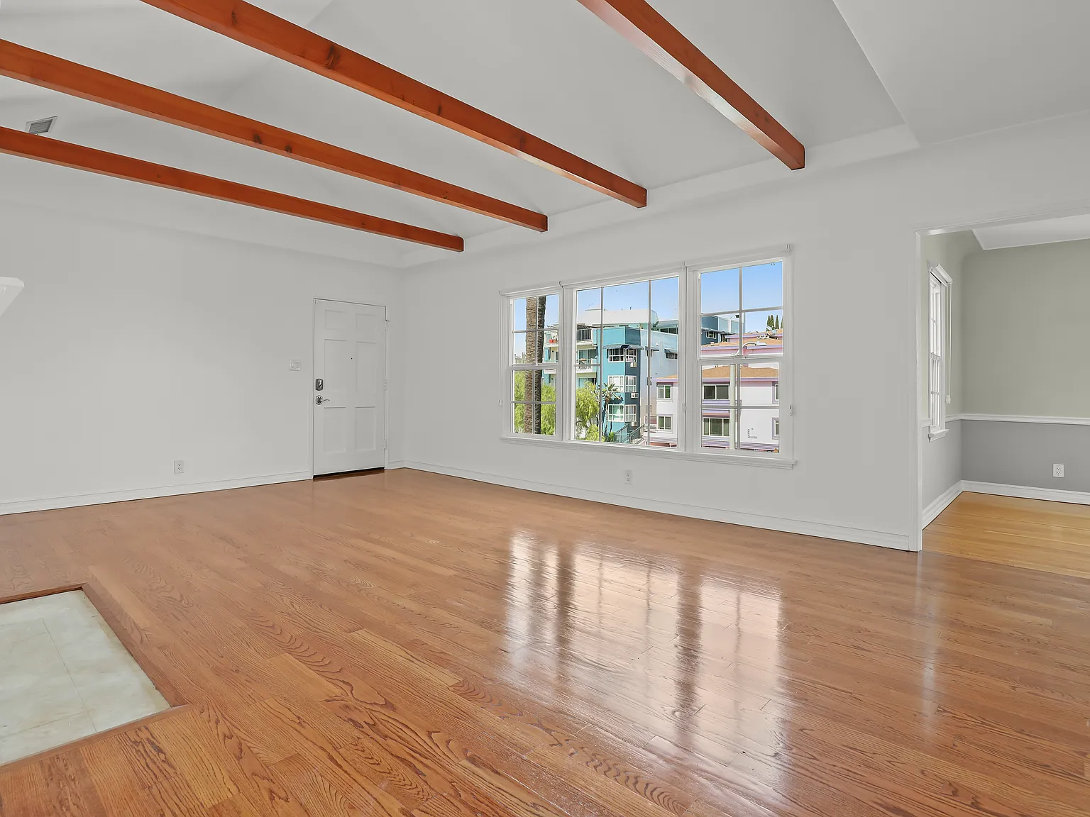 1407 S Beverly Glen Blvd — Photo 1