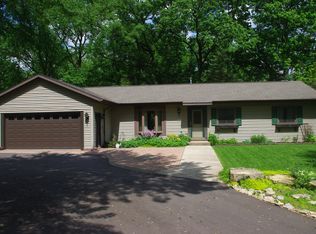 N1032 Glenn Oaks Rd, Edgerton, WI 53534