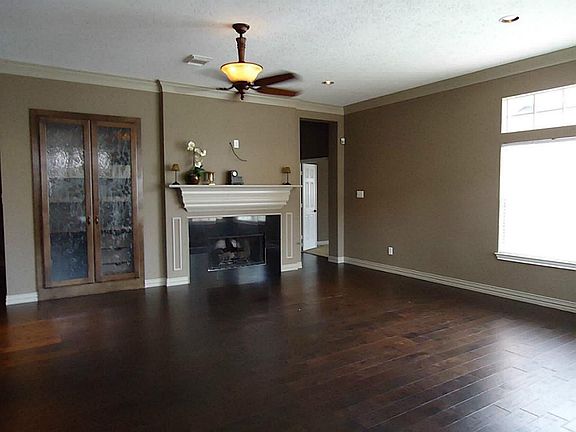 3rd image of 3315 Almond Creek Dr