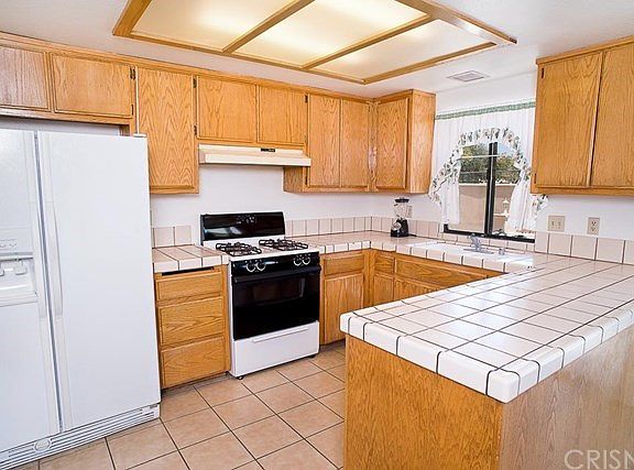 4th image of 37604 Lemsford Ave