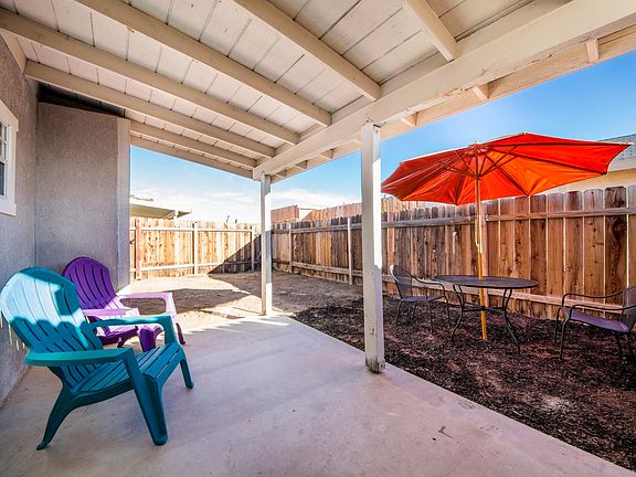 Spacious covered Patio