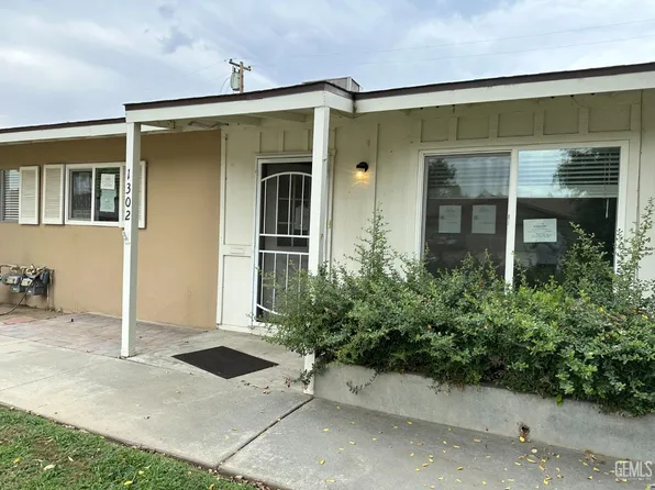 1302 Thunderbird St, Bakersfield, CA 93309