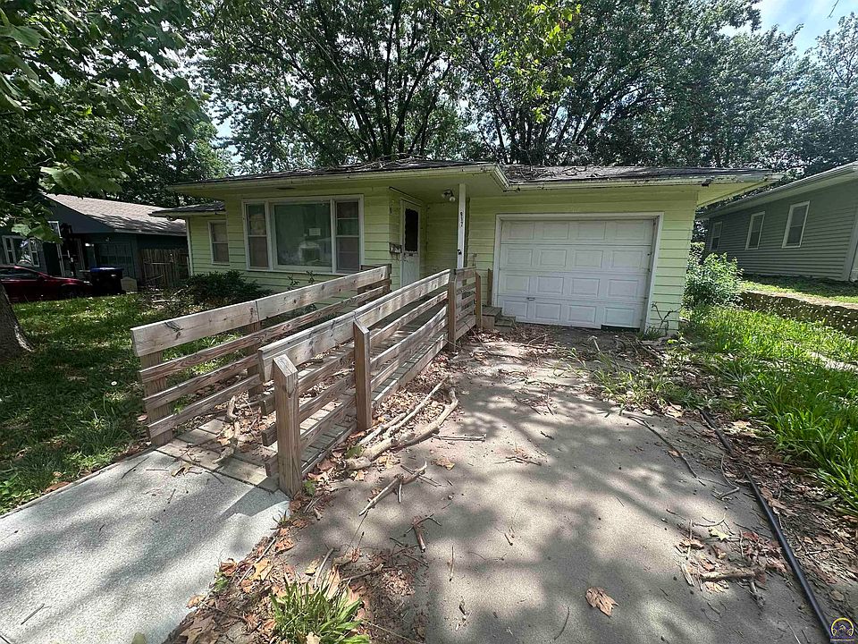 2nd image of 917 SW Armagh St