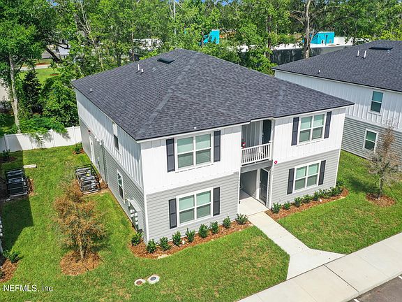 3rd image of 11486 OAKFIELD Court