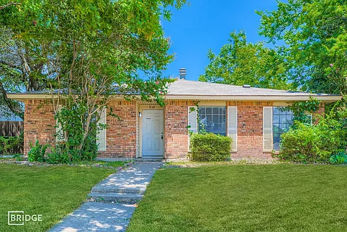 9117 Fairmont Cir Photo 1