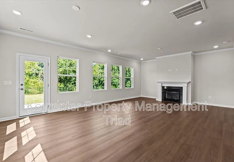 1288 Maple Branch Cir — Photo 3