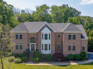 3 Castleton Ln, Flemington, NJ 08822