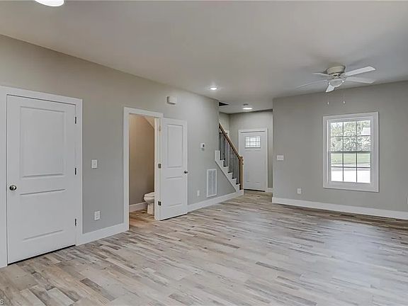 4th image of 124 Adams St