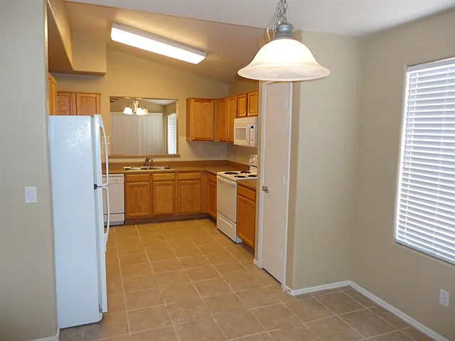 1505 S 81st Dr — Photo 3
