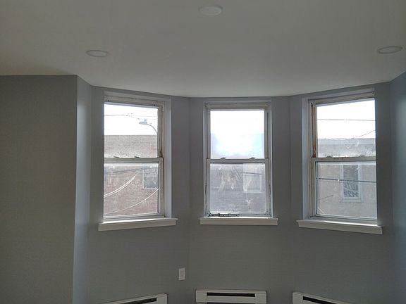 5th image of 2135 S 8th St Floor 2