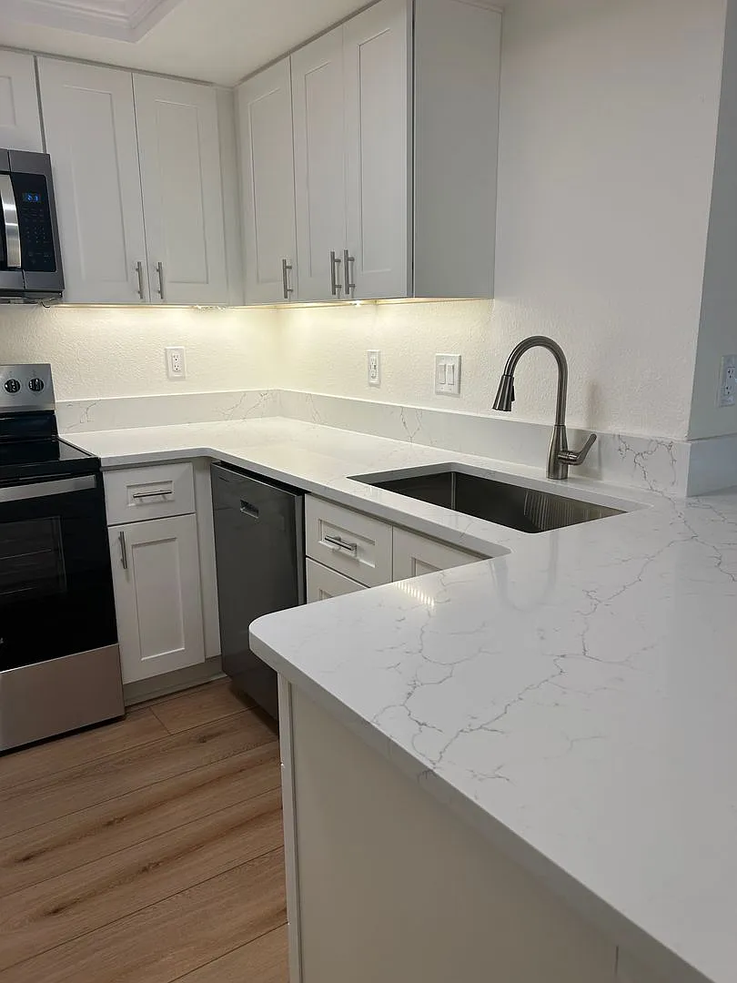 1Bd/1Ba Bellevue Condo — Photo 4