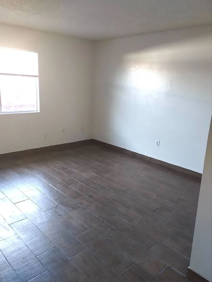 577 Montecito Ave — Photo 4