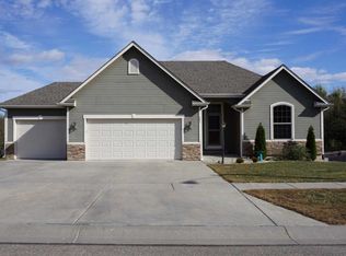 221 Caroline Ct, Junction City, KS 66441