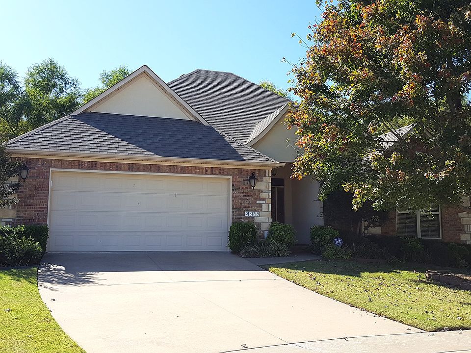 1st image of 2579 N Trafalger Dr
