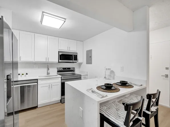 7300 NW 17th Street #305, Plantation, FL 33313