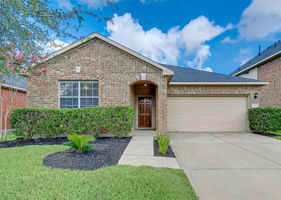 1st image of 24510 Lakecrest Bend Dr