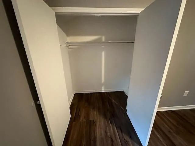103 Royal Forest Ct — Photo 10