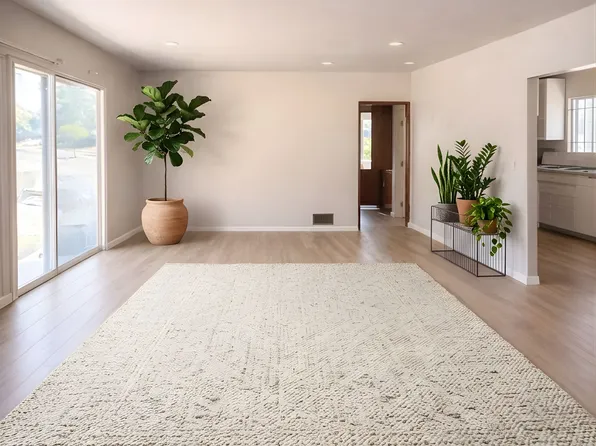 3223 W 84th St APT 1, Inglewood, CA 90305