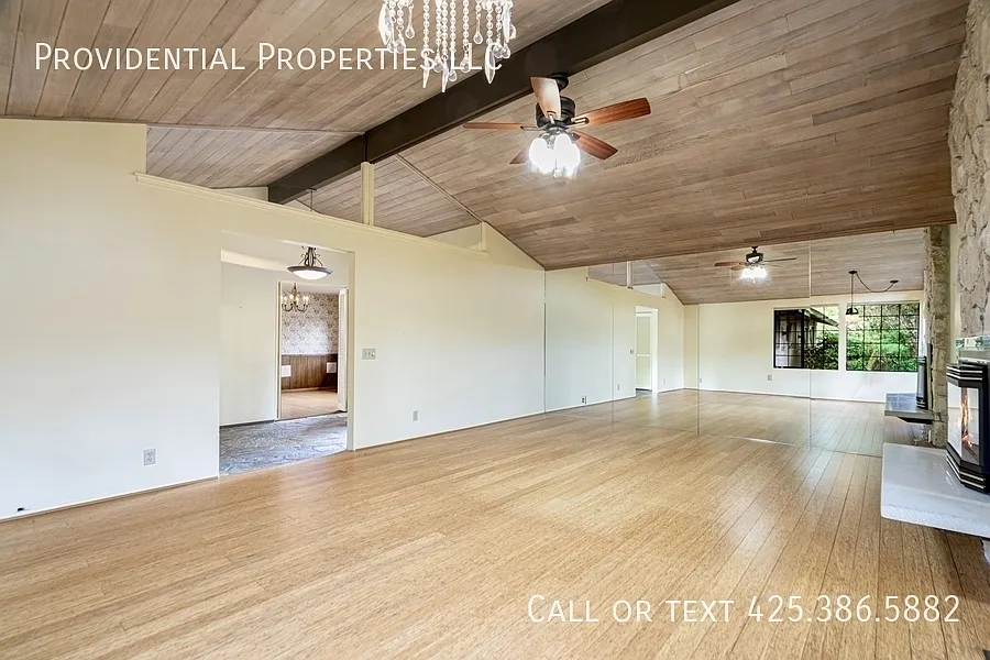 4 bed, 2.5 bath, 2290 sqft, $5,000 — Photo 4