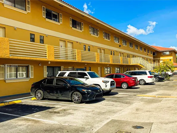 180 Royal Palm Rd APT 216, Hialeah Gardens, FL 33016