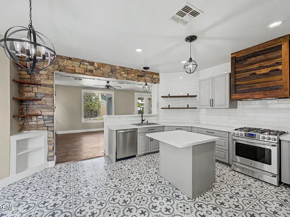 9932 N 181ST Avenue, Waddell, AZ 85355
