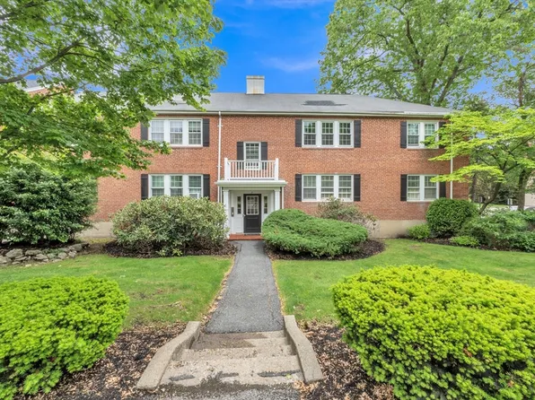 7 Hammond Pond Pkwy APT 1, Newton, MA 02467