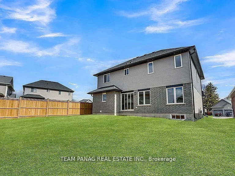 16 Berardi Cres — Photo 28