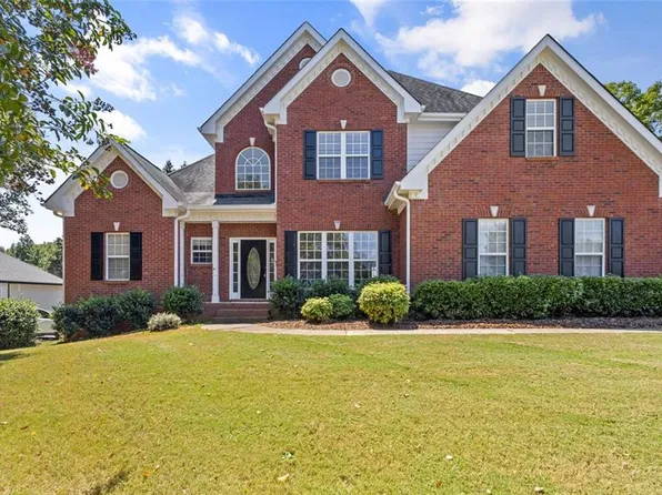 1376 Beringer Dr, Hoschton, GA 30548