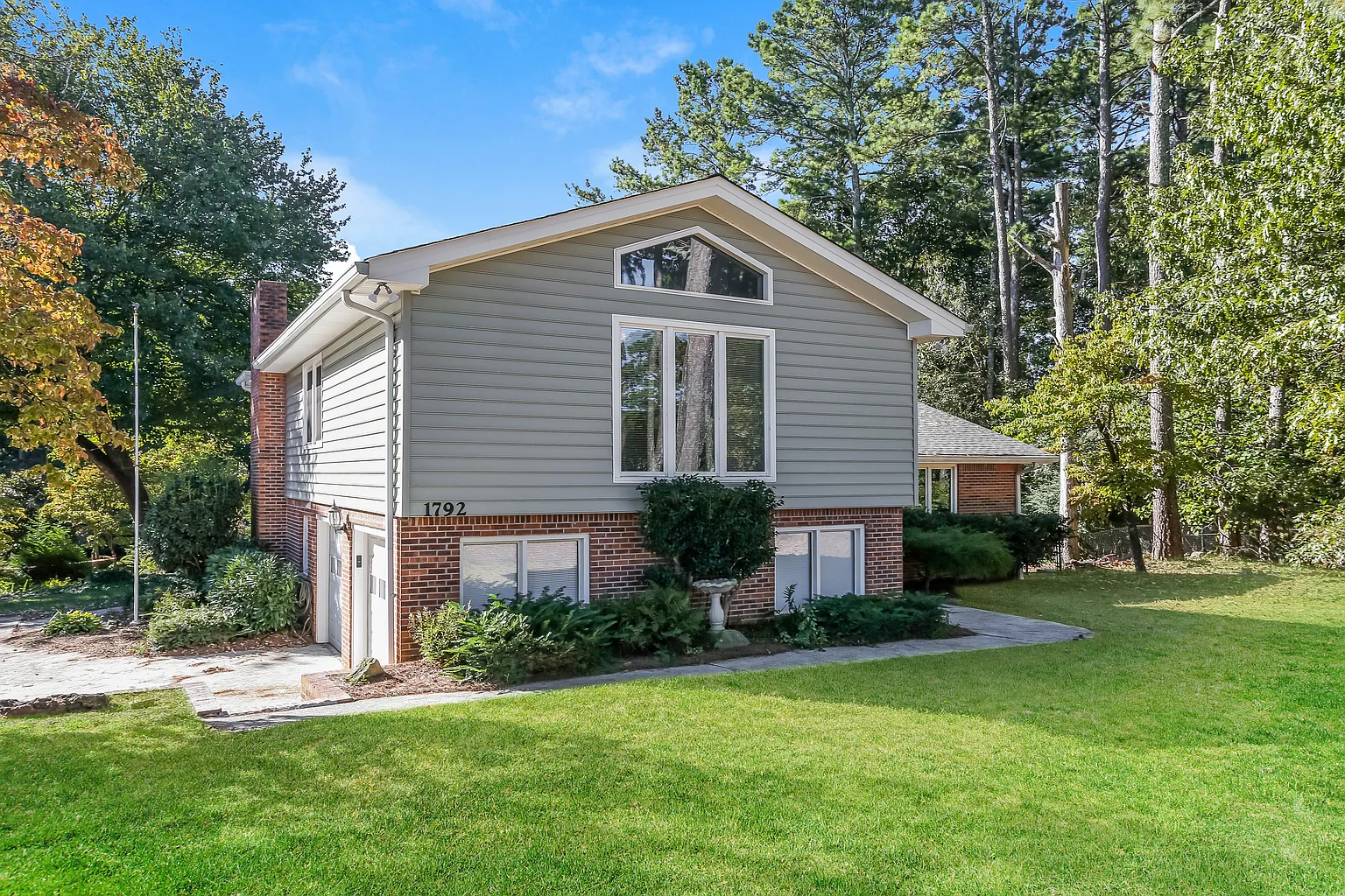 1792 Driftwood Pl photo 1