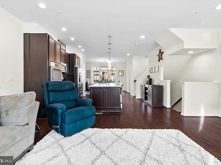 8481 Hedwig Ln — Photo 11