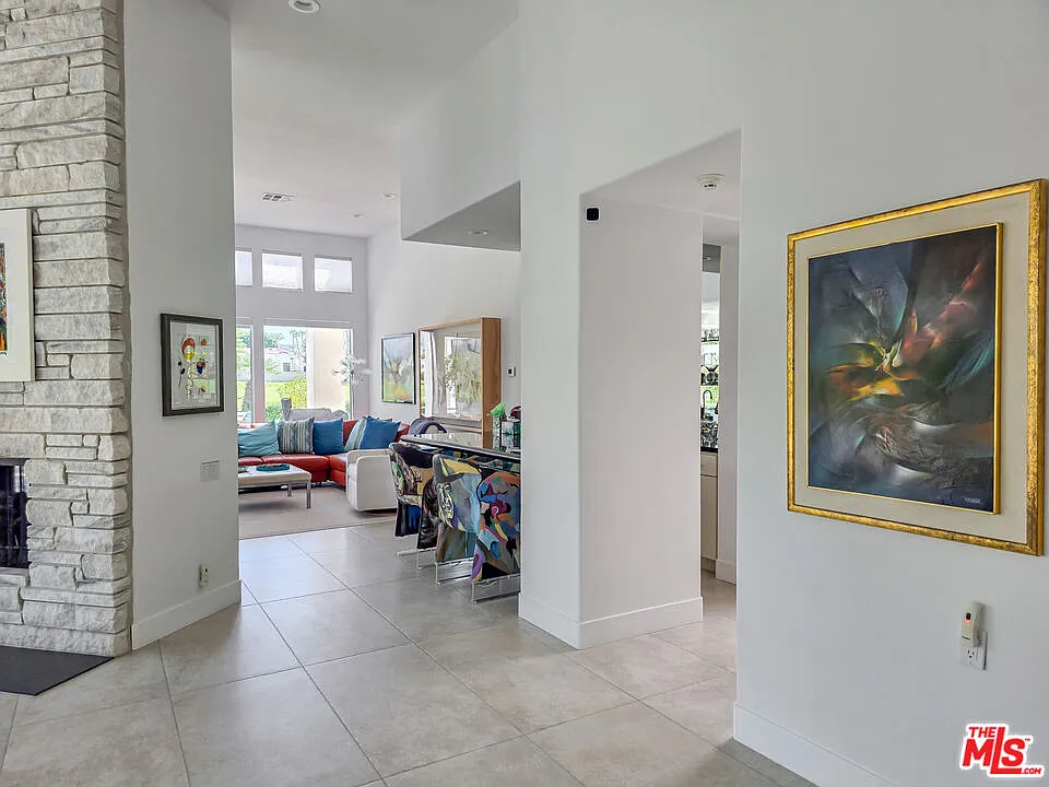 3 bed, 4.5 bath, 2871 sqft, $8,500 — Photo 4