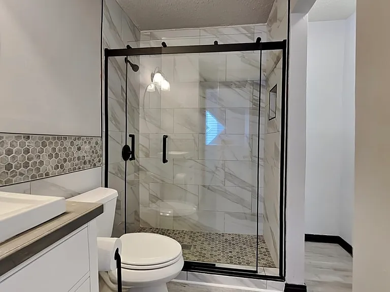111 E 1st St #16 — Photo 13