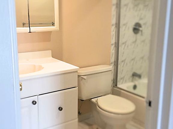 3rd image of 17570 Atlantic Blvd APT 118