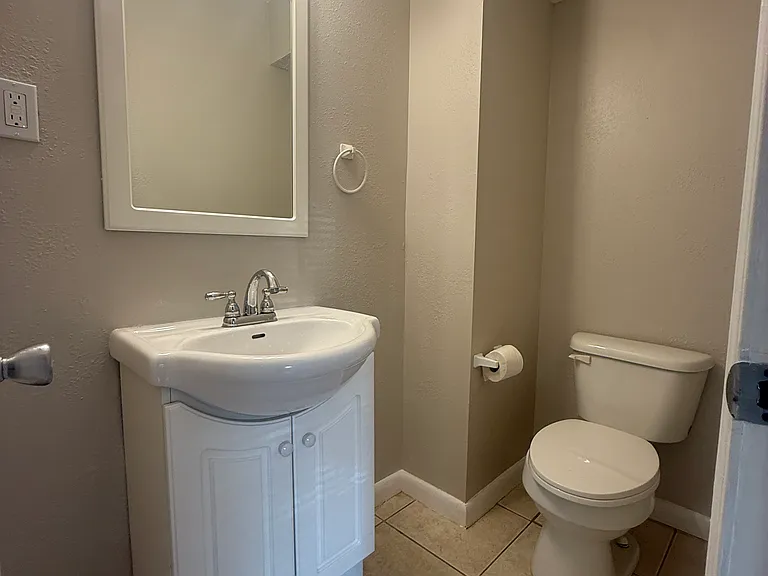 1522 Kraft Ave — Photo 12