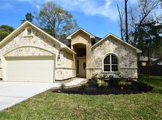 1730 Green Way Dr, Huntsville, TX 77340
