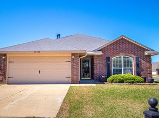 21925 Homesteaders Rd, Edmond, OK 73012