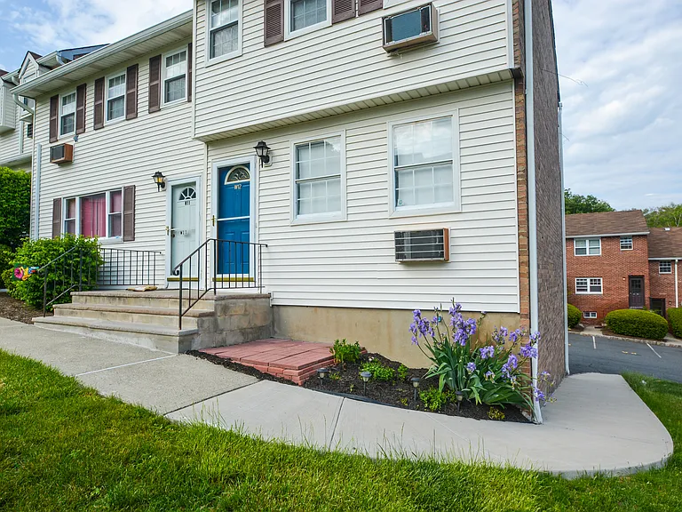 322 Richard Mine Rd #W12 — Photo 2