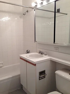 Rented by Olnick Organization | media 12