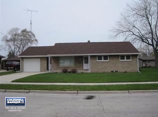 1415 S 24th St, Manitowoc, WI 54220