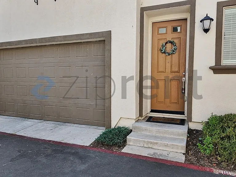 10568 Trill Way — Photo 2
