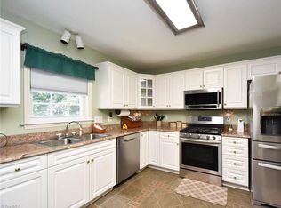 7510 Bartonshire Ct, Oak Ridge, NC 27310