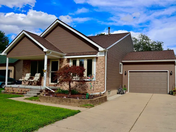 59726 Cynthia Dr, New Haven, MI 48048